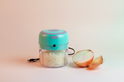 Food chopper with blended onions